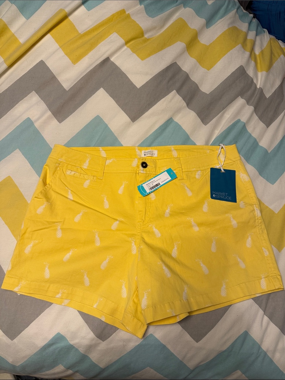 Market & Spruce Yellow Elicia 5” Pineapple-Print Women’s Shorts